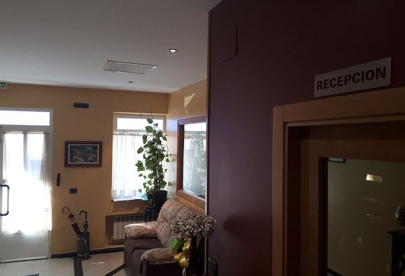 بنسيون Casa Poy