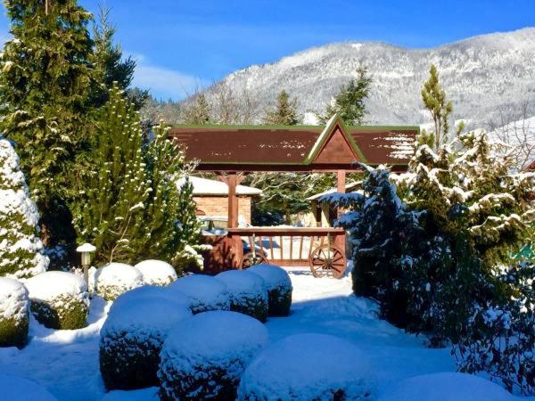 ペンション Holiday Resort švárny