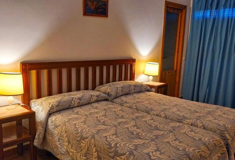 ペンション Hostal Altamira Guadalupe