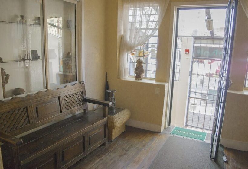 펜션 Hostal Loro Verde