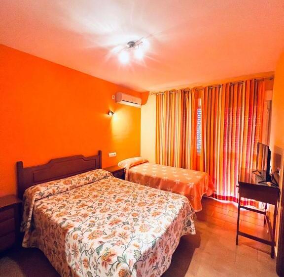 פנסיון Hostal Muriel