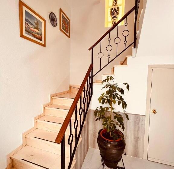 פנסיון Hostal Muriel