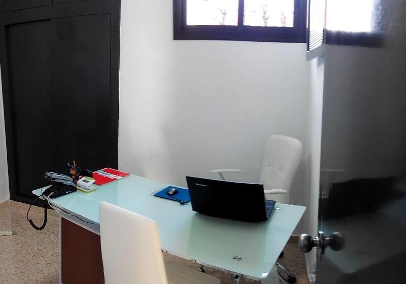 פנסיון Hostal Ocana Manilva