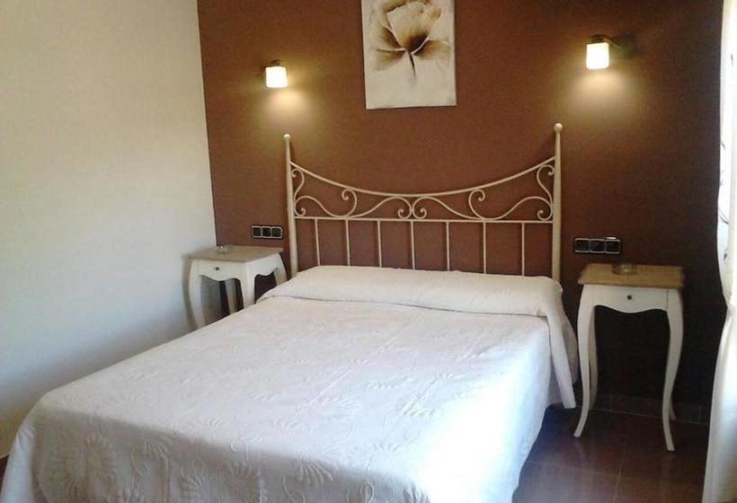 פנסיון Hostal Restaurante Solaire