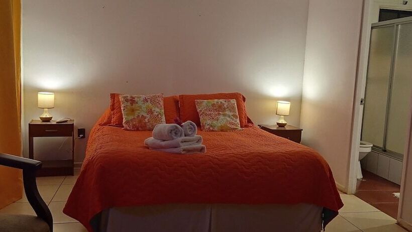 פנסיון Hostal Sunset