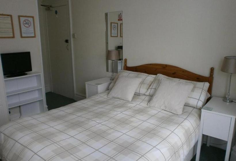 פנסיון Kenilworth Guest House