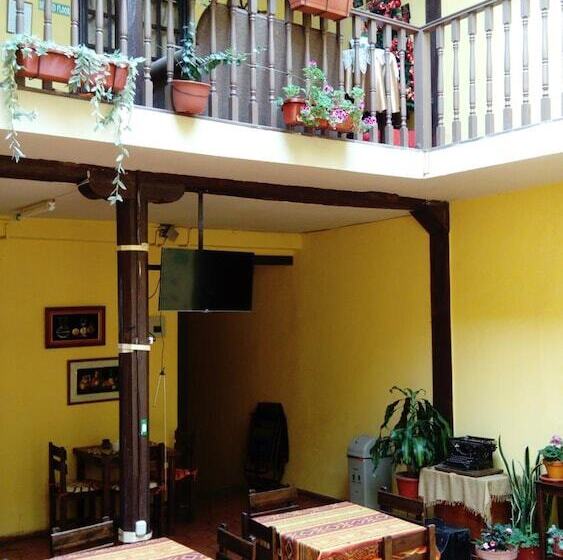 ペンション La Querencia