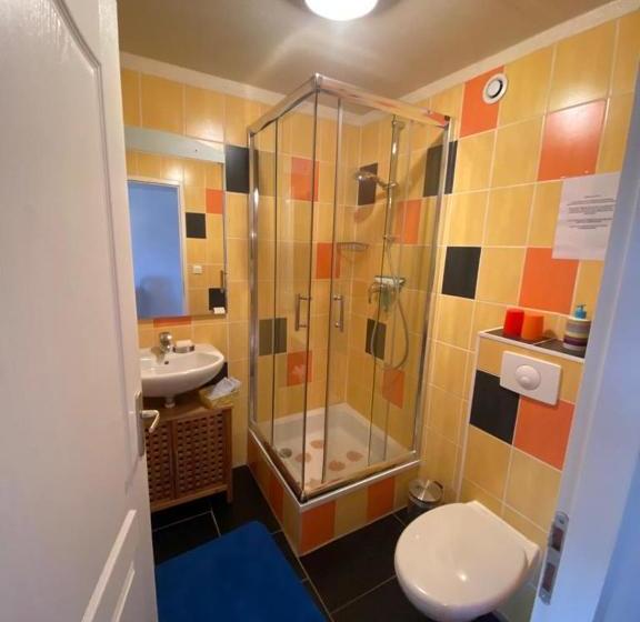 פנסיון Maison Carmen   Restaurant , Meublé De Tourisme, Appartements