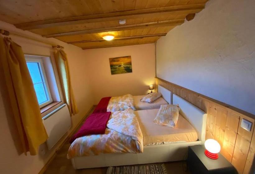 פנסיון Maison Carmen   Restaurant , Meublé De Tourisme, Appartements