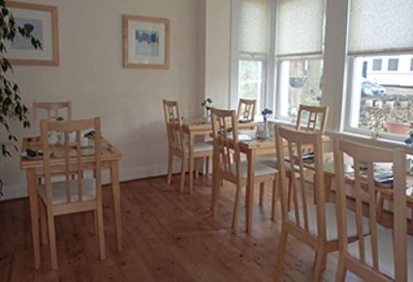 פנסיון Malvern Lodge Guest House  Close To Beach, Train Station & Southend Airport
