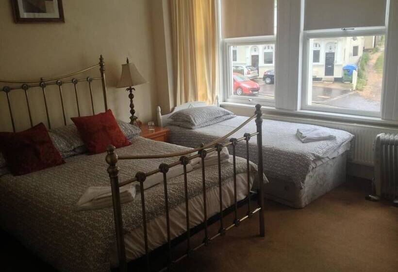 פנסיון Malvern Lodge Guest House  Close To Beach, Train Station & Southend Airport