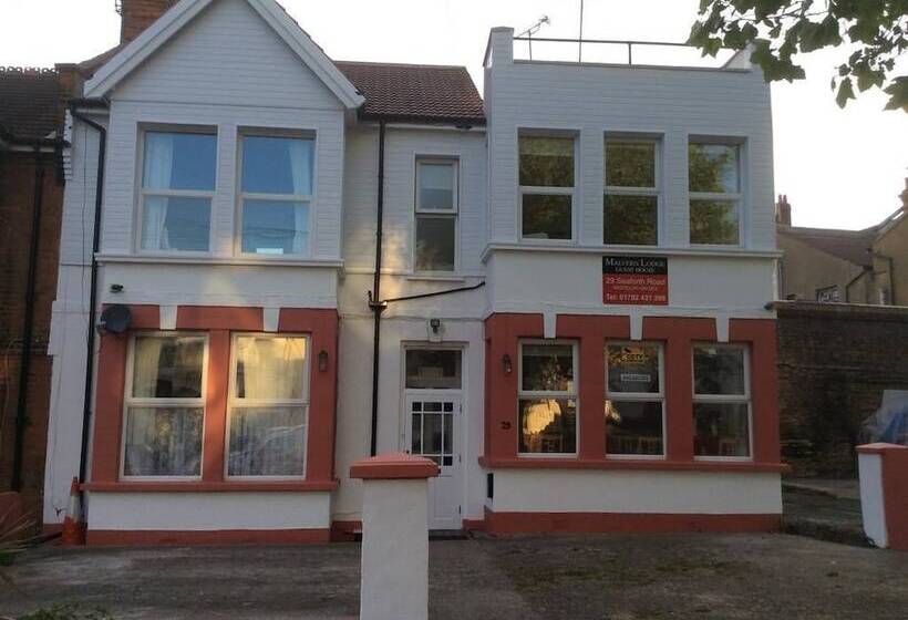 פנסיון Malvern Lodge Guest House  Close To Beach, Train Station & Southend Airport