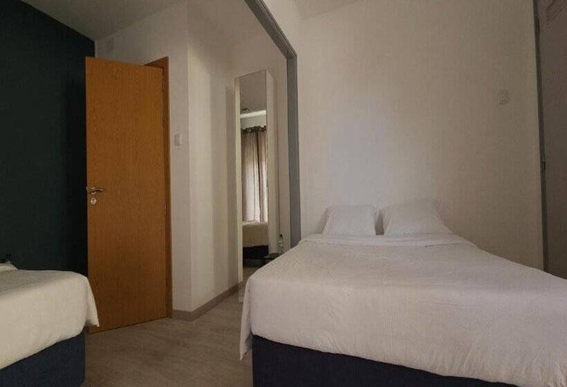 بنسيون Marinha Garden Inn   Al