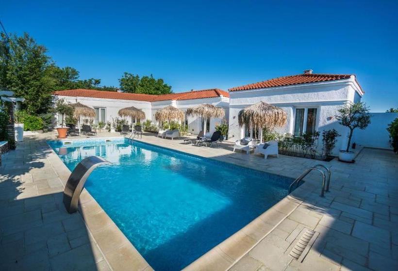 بنسيون Maris Vama Veche