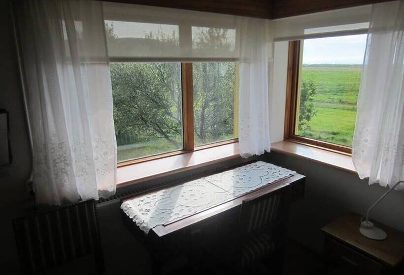 پانسیون Nes Guesthouse