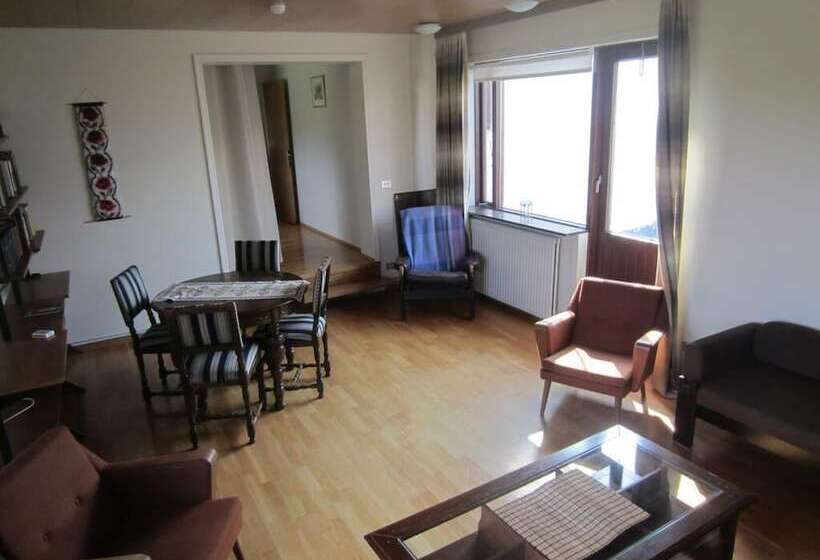 پانسیون Nes Guesthouse