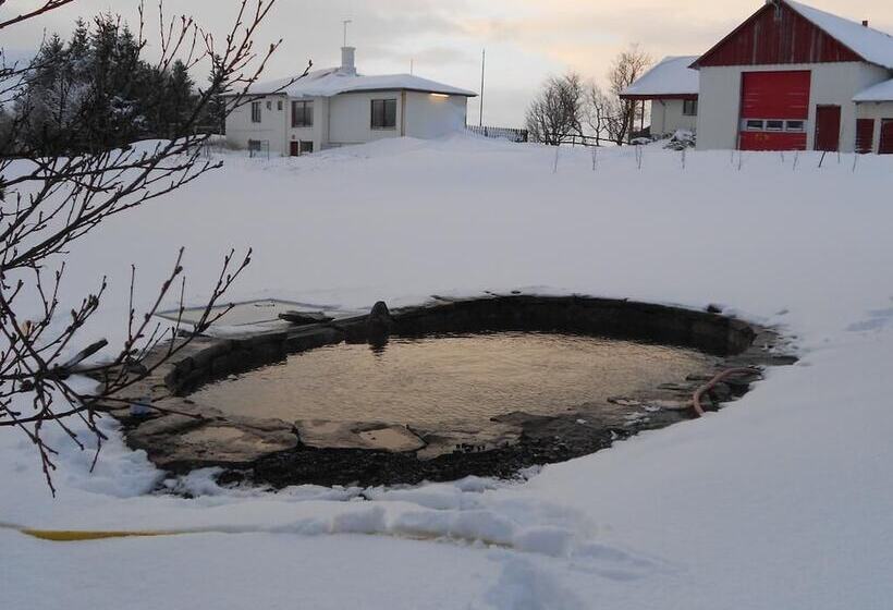 پانسیون Nes Guesthouse