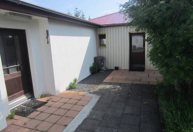 پانسیون Nes Guesthouse