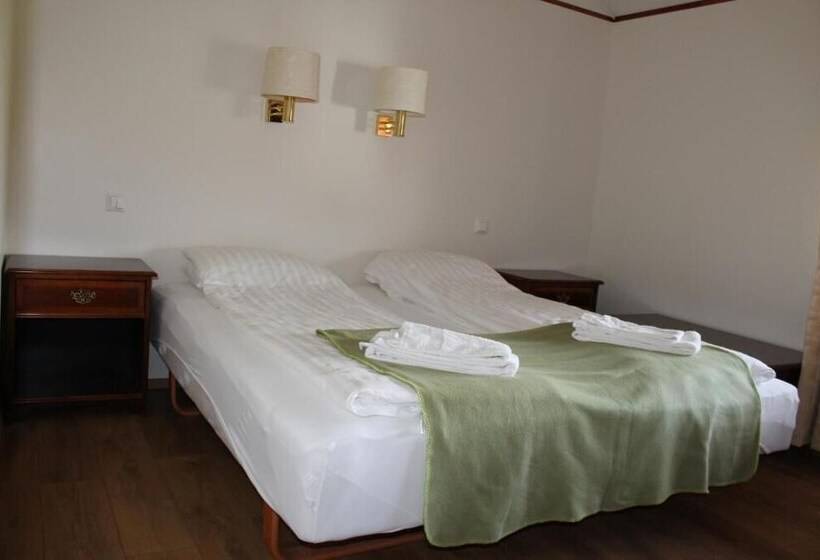 پانسیون Nes Guesthouse