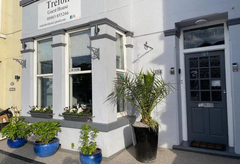 ペンション Trefoil Guest House