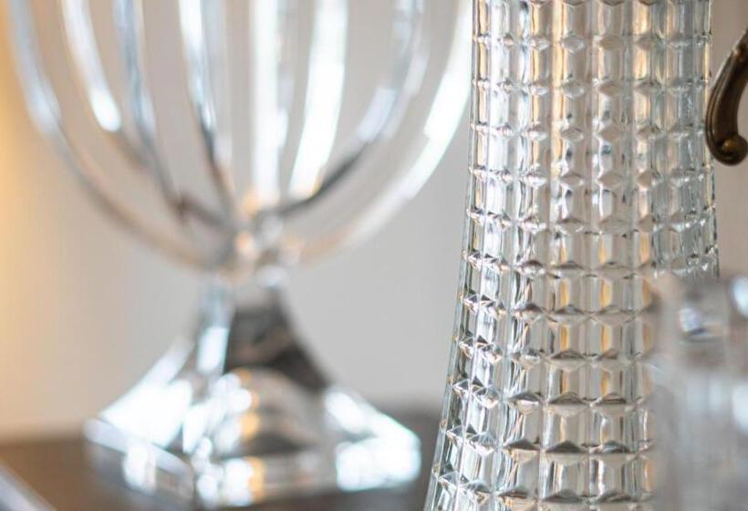 ペンション Trefoil Guest House