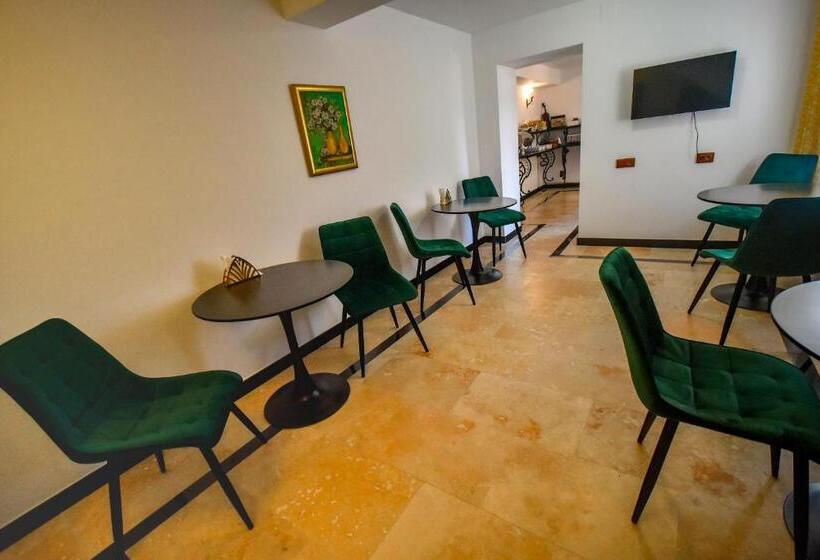 פנסיון Vila Sarada Boutique