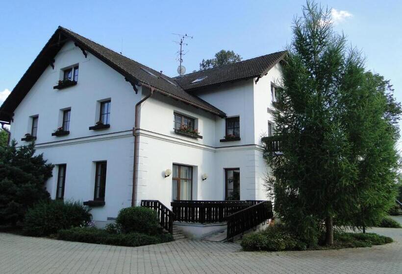 Пансион Villa žerotín Penzion Bed & Breakfast