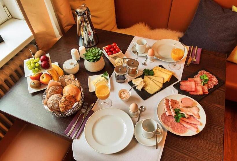 פנסיון Weingut & Gästehaus Christoph Clüsserath