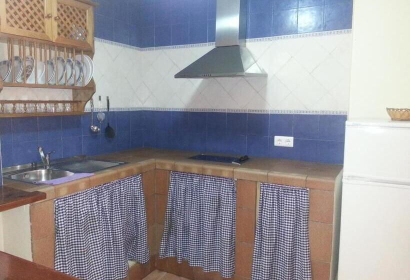 Pensión Y Apartamentos El Taxi