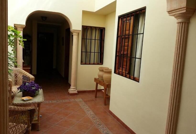 Pensión Y Apartamentos El Taxi