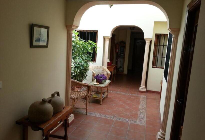 Pensión Y Apartamentos El Taxi