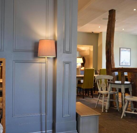 Общежитие 1885 The Venue Pub, Restaurant, Rooms & Function House