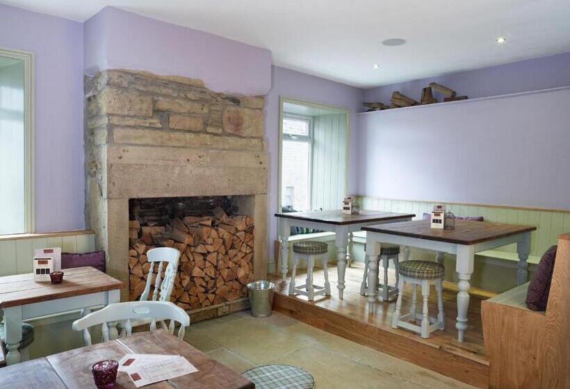 Общежитие 1885 The Venue Pub, Restaurant, Rooms & Function House