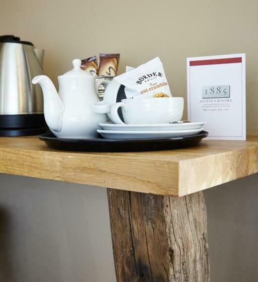 Общежитие 1885 The Venue Pub, Restaurant, Rooms & Function House