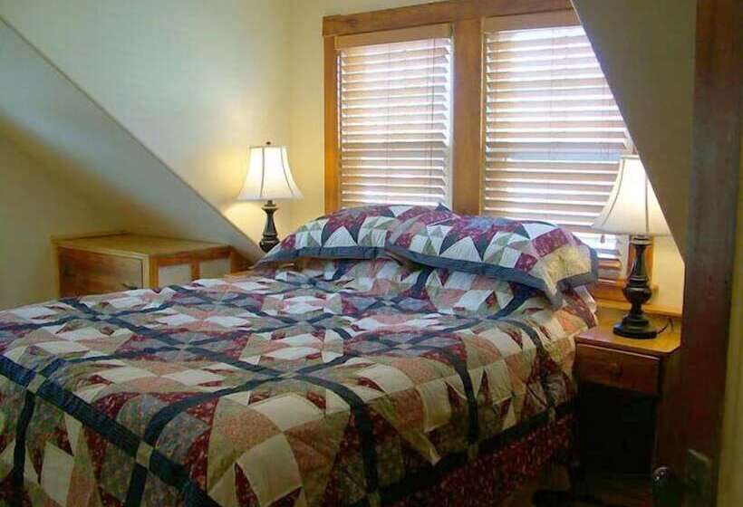 Общежитие Beach Cottage Inn