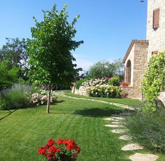 Отель Agriturismo La Torraccia