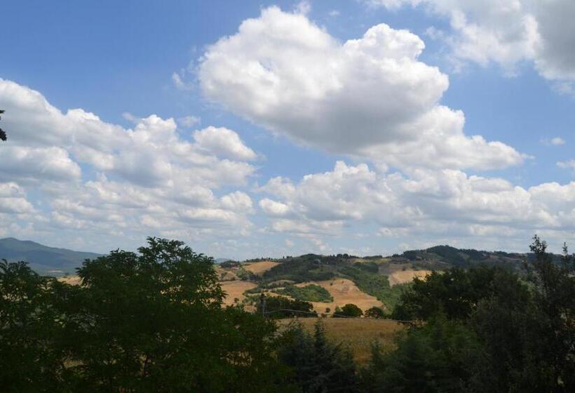 فندق Agriturismo Santa Chiara