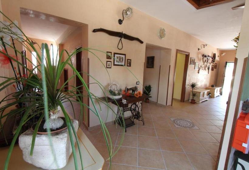 Отель Azienda Agrituristica La Tenuta Del Falco