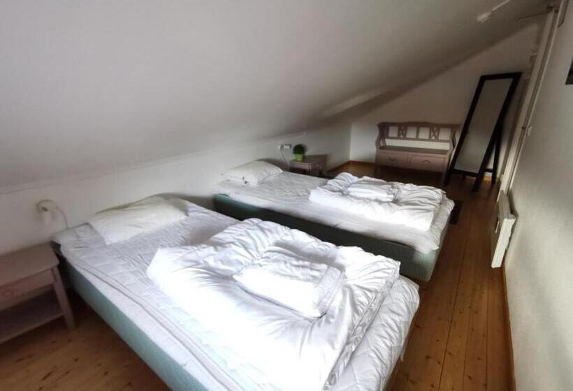 פנסיון Abisko Guesthouse & Activities