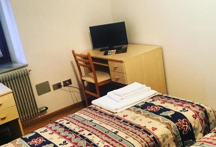 بنسيون Affittacamere Ceschi