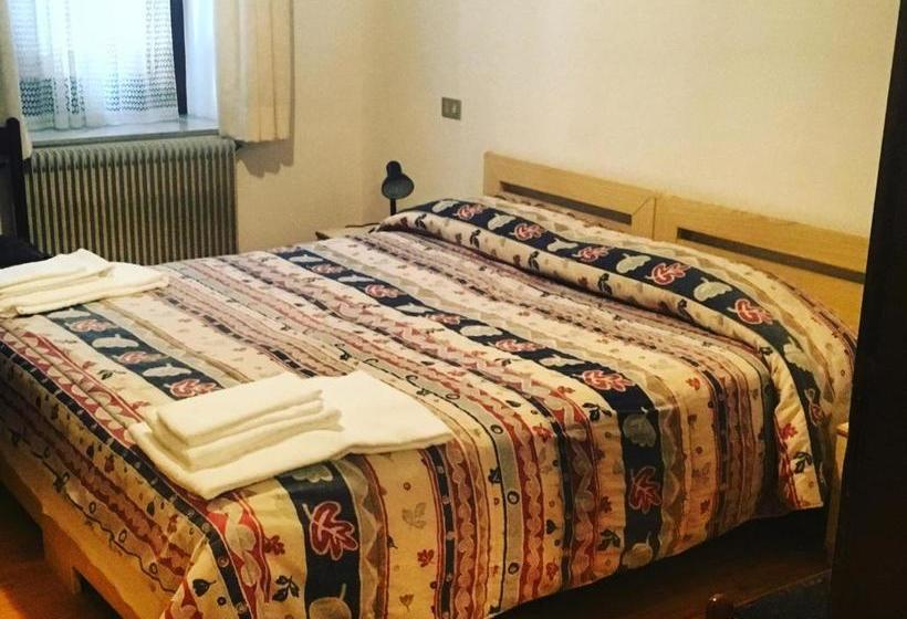 بنسيون Affittacamere Ceschi