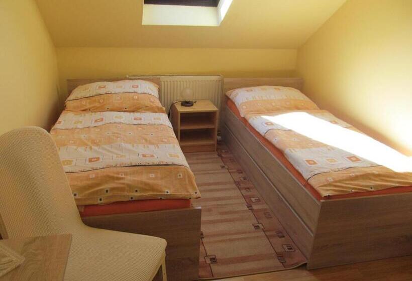 膳宿费 A+s Penzion Podzamok