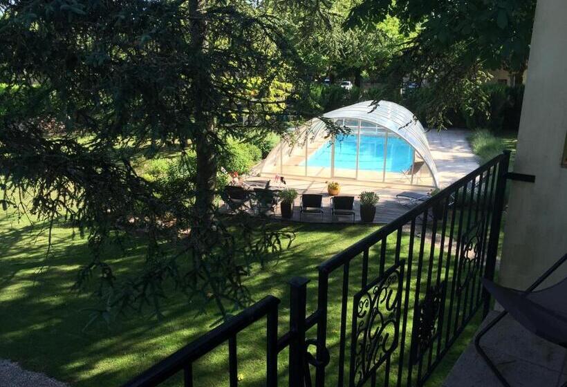 بنسيون Gites Du Caylar   Chambres Et Appartments