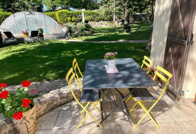 بنسيون Gites Du Caylar   Chambres Et Appartments