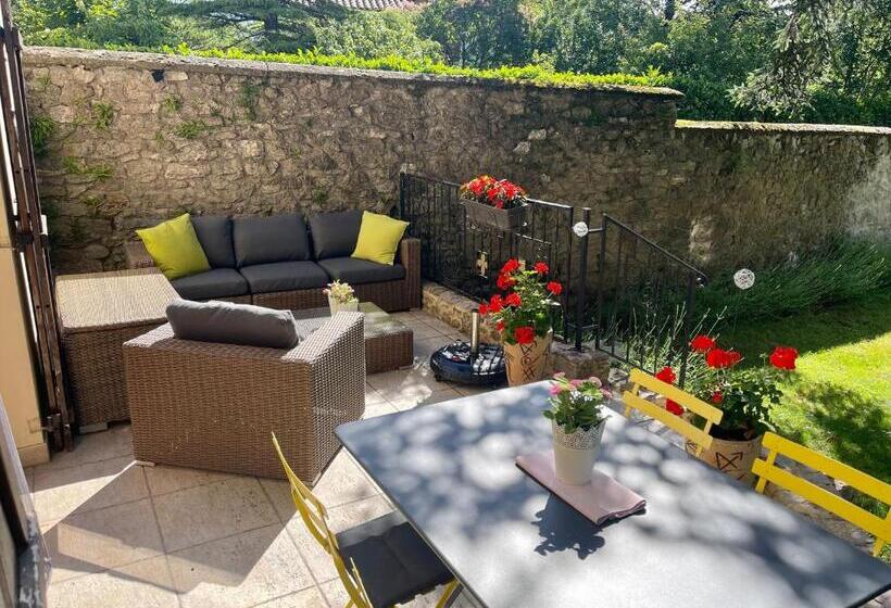 بنسيون Gites Du Caylar   Chambres Et Appartments