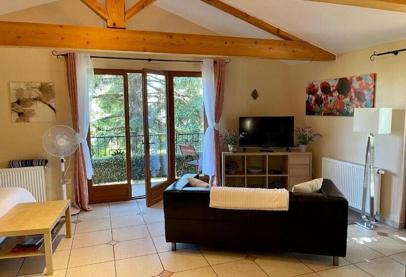 بنسيون Gites Du Caylar   Chambres Et Appartments