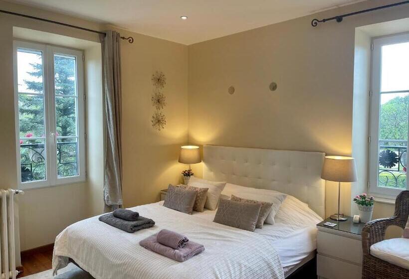 بنسيون Gites Du Caylar   Chambres Et Appartments