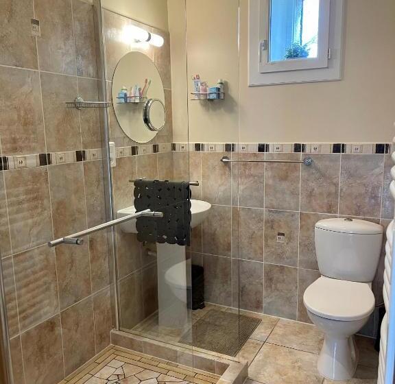 بنسيون Gites Du Caylar   Chambres Et Appartments