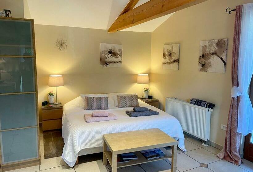 بنسيون Gites Du Caylar   Chambres Et Appartments