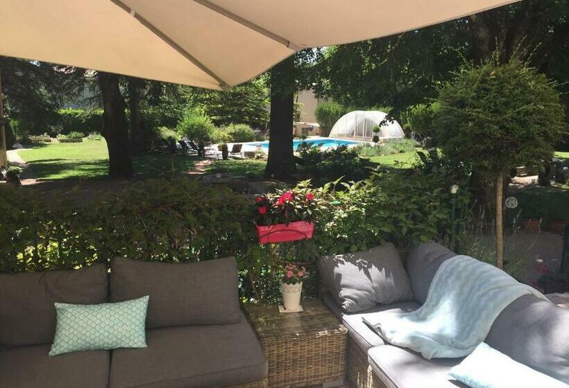 بنسيون Gites Du Caylar   Chambres Et Appartments